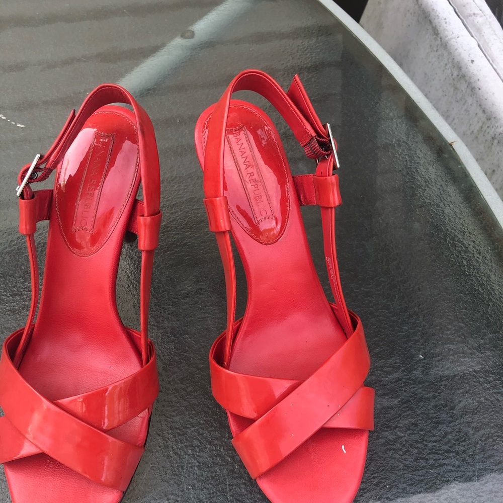 Banana republic shoes 👠 coral
